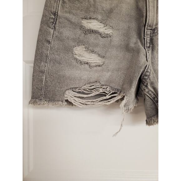 NEW NWT Women's Divided H&M Light Grey Distressed High Waist Mom Shorts | Size 2 - Picture 5 of 8